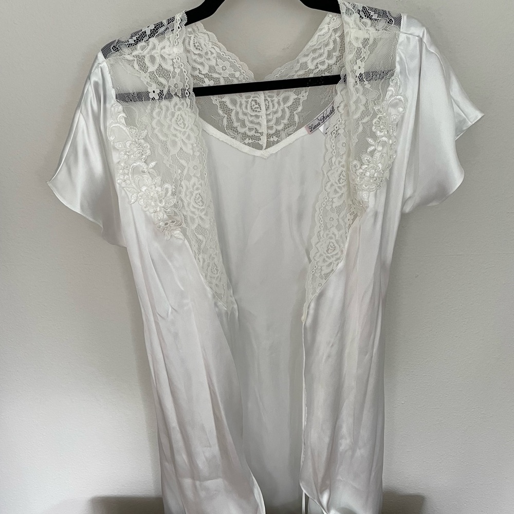 Silk white with lace bridal robe